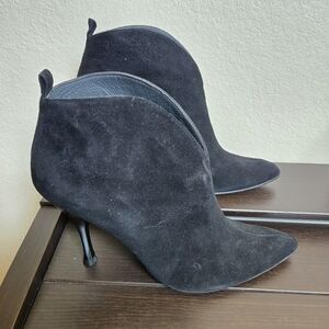 Stuart Weitzman Black Suede Pointy Stiletto Heel Bootie Shoes 8